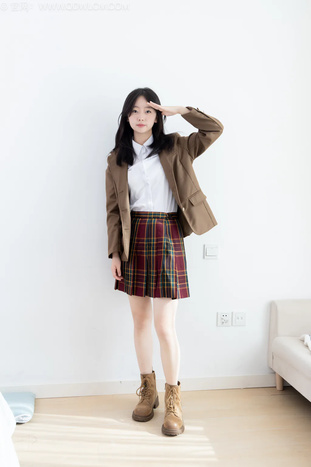 精选勿恋传媒 NO.2567 萌萌-短靴、白棉袜、裸足、jk至服[150P]